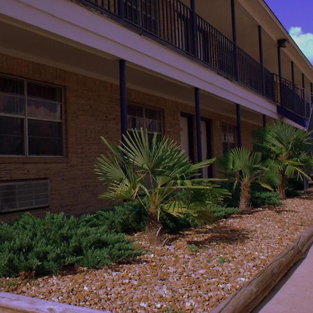 Somerville Inn And Suites Exterior photo